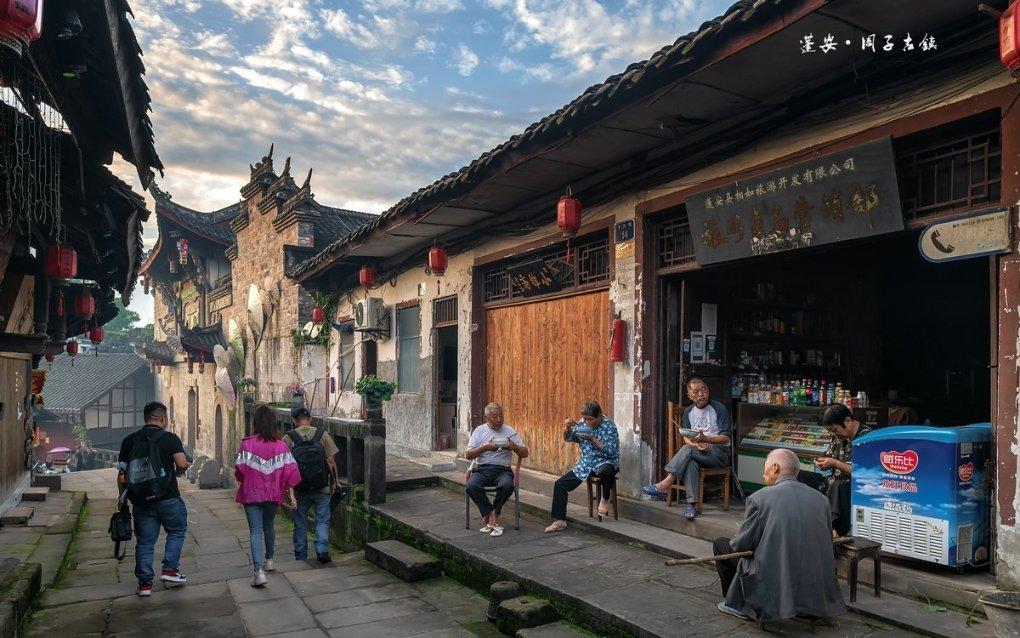 杨幂录跑男与新闺蜜ab影形不离，杨幂唐嫣是真的崩了吗？游戏画面